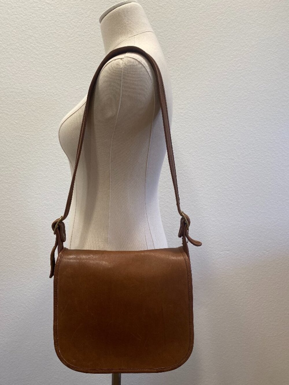 Vintage COACH #9170 NYC Classic Leather Shoulder Bag - Picture 2 of 11